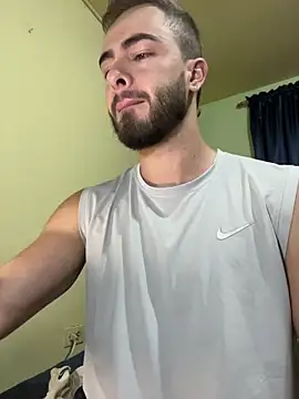 Snapshot of MaxDell chatting on 5, 12, 2025 MaxDell online show from 5, 12, 2025