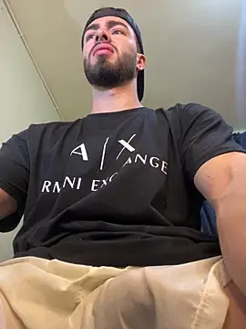 Snapshot of MaxDell chatting on 20, 12, 2025 MaxDell online show from 20, 12, 2025