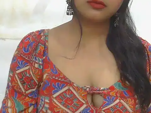Snapshot of POOJA_199 chatting on 4, 11, 2025 POOJA 199 online show from 4, 11, 2025