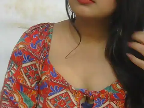 Snapshot of POOJA_199 chatting on 4, 12, 2025 POOJA 199 online show from 4, 12, 2025