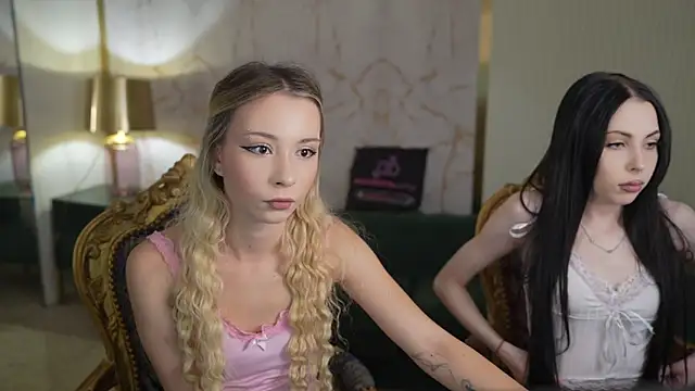 VivianSweet  online show from 22, 4, 2026