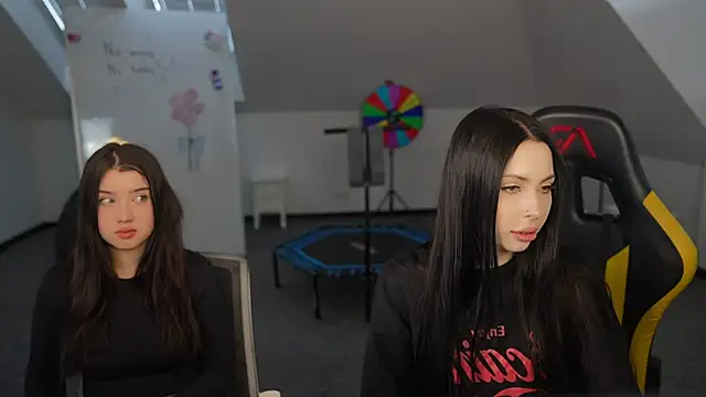 VivianSweet  online show from 28, 4, 2026