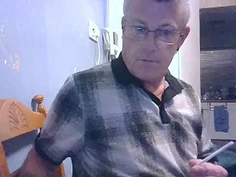 Snapshot of hefin18 chatting on 12, 2, 2025 hefin18 online show from 12, 2, 2025