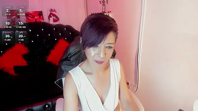 Snapshot of Trinityy__ chatting on 9, 10, 2025 Trinityy online show from 9, 10, 2025