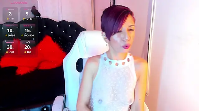 Snapshot of Trinityy__ chatting on 17, 11, 2025 Trinityy online show from 17, 11, 2025