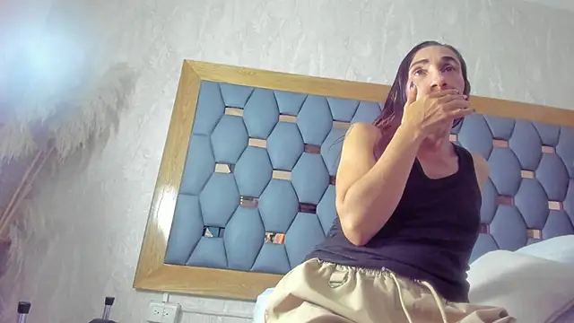 Snapshot of crystal_sm chatting on 4, 10, 2025 crystal sm online show from 4, 10, 2025