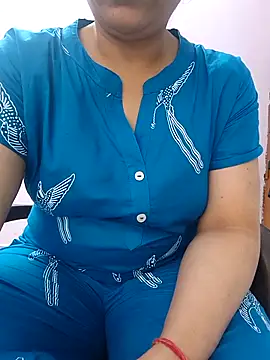 Snapshot of roshni_agrawal0 chatting on 5, 5, 2026 roshni agrawal0 online show from 5, 5, 2026