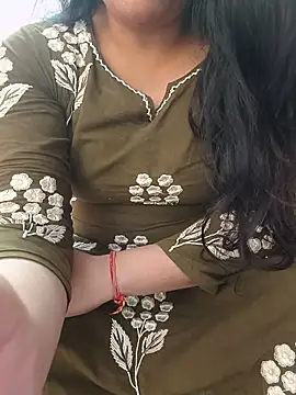 Snapshot of roshni_agrawal0 chatting on 22, 5, 2026 roshni agrawal0 online show from 22, 5, 2026