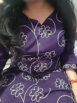 Snapshot of roshni_agrawal0 chatting on 3, 6, 2026 roshni agrawal0 online show from 3, 6, 2026