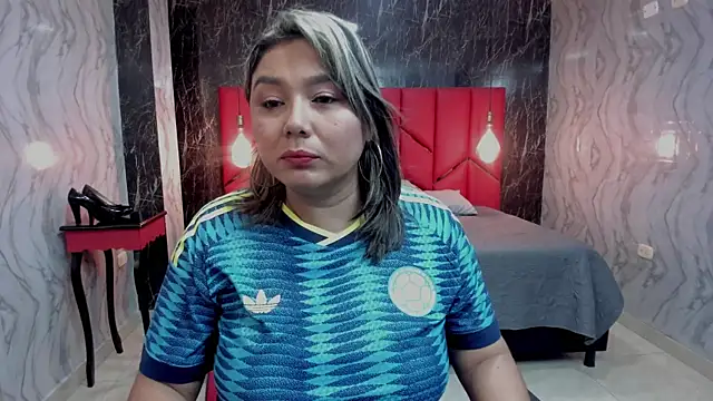 LatinaHoleQueen online show from 1, 6, 2026