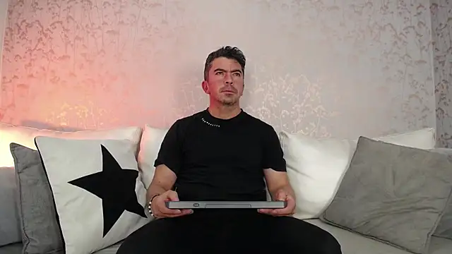 JuanKFit 45 online show from 8, 11, 2025