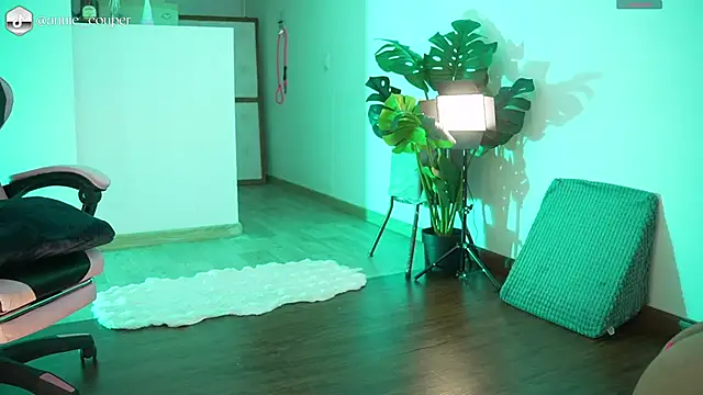 AnnieCouperr online show from 17, 3, 2026