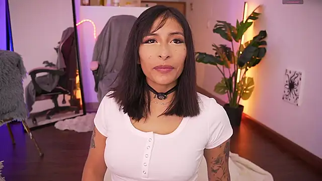 AnnieCouperr online show from 25, 4, 2026