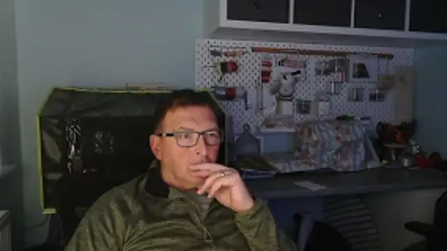 Snapshot of Oorse1966 chatting on 24, 11, 2025 Oorse1966 online show from 24, 11, 2025