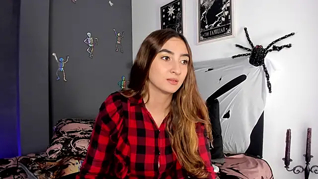 Alice Dickinssonn online show from 30, 10, 2025