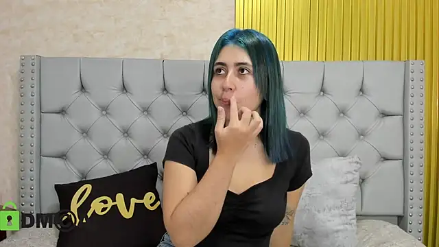 Snapshot of Skarlet_04 chatting on 5, 11, 2025 Skarlet 04 online show from 5, 11, 2025