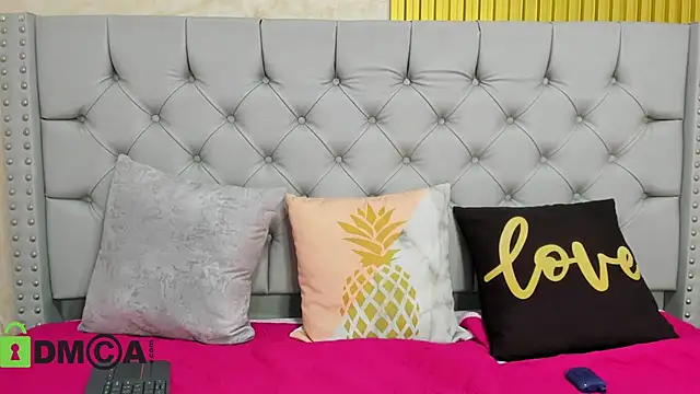 Snapshot of Skarlet_04 chatting on 13, 11, 2025 Skarlet 04 online show from 13, 11, 2025