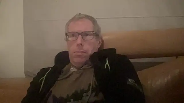 Snapshot of choupipat1 chatting on 19, 11, 2025 choupipat1 online show from 19, 11, 2025