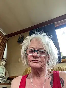 ladyboatlady online show from 23, 4, 2026