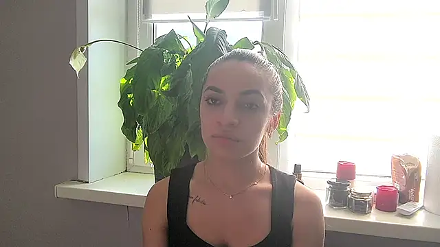 ElwineBooton online show from 7, 4, 2026