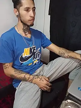 Snapshot of Tattoboy19cm chatting on 17, 5, 2026 Tattoboy19cm online show from 17, 5, 2026
