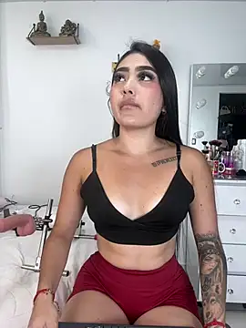 EmiilyEvans  online show from 22, 7, 2026