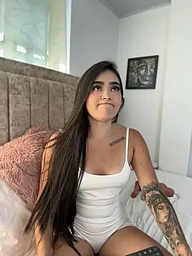 EmiilyEvans  online show from 29, 7, 2026