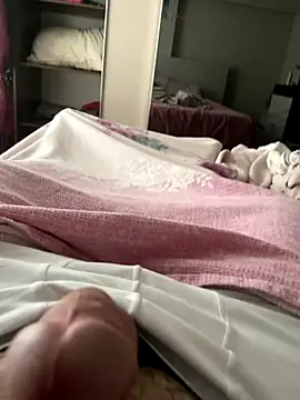 Snapshot of Heros2000 chatting on 10, 11, 2025 Heros2000 online show from 10, 11, 2025