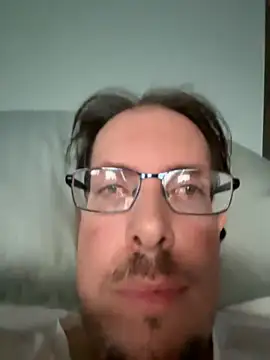 Snapshot of JJG327 chatting on 11, 9, 2025 JJG327 online show from 11, 9, 2025