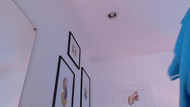 cutepetitee online show from 21, 4, 2026