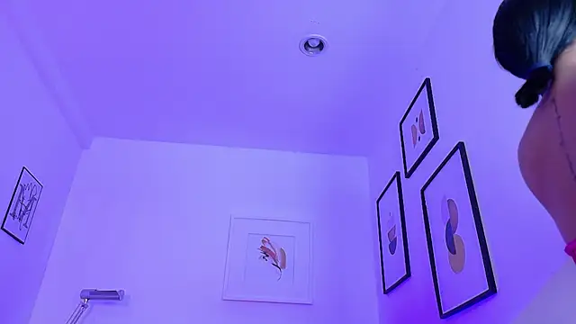 cutepetitee online show from 27, 4, 2026