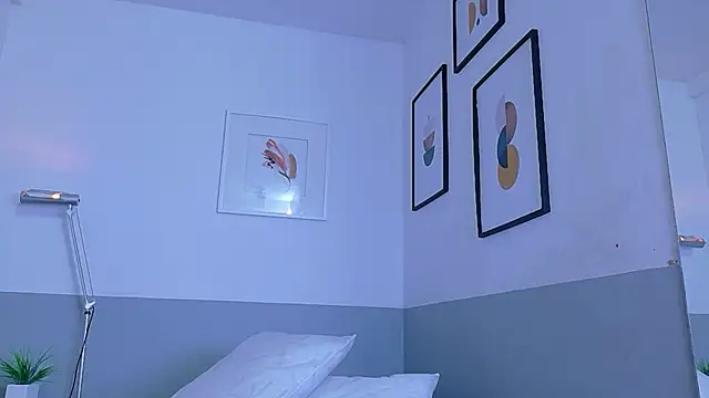 cutepetitee online show from 3, 6, 2026