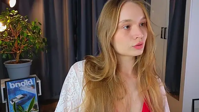 Snapshot of lisa_schiele chatting on 24, 9, 2025 lisa schiele online show from 24, 9, 2025