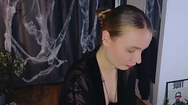 Snapshot of lisa_schiele chatting on 30, 10, 2025 lisa schiele online show from 30, 10, 2025