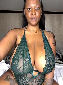 Snapshot of sexyBoobies98 chatting on 30, 10, 2025 sexyBoobies98 online show from 30, 10, 2025