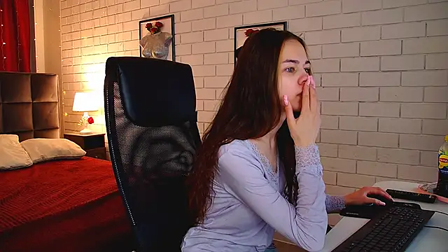 UliaNeer online show from 17, 4, 2026