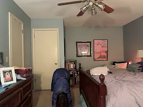 Snapshot of MommyGoddessL chatting on 7, 10, 2025 MommyGoddessL online show from 7, 10, 2025