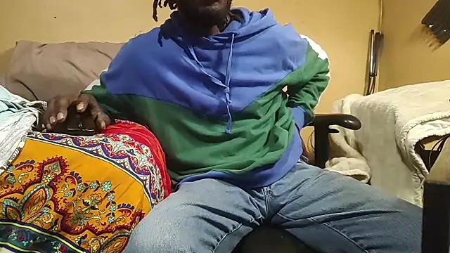 EYEzIAM online show from 11, 10, 2025