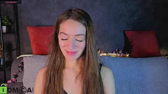 Agnes Wells online show from 4, 12, 2025