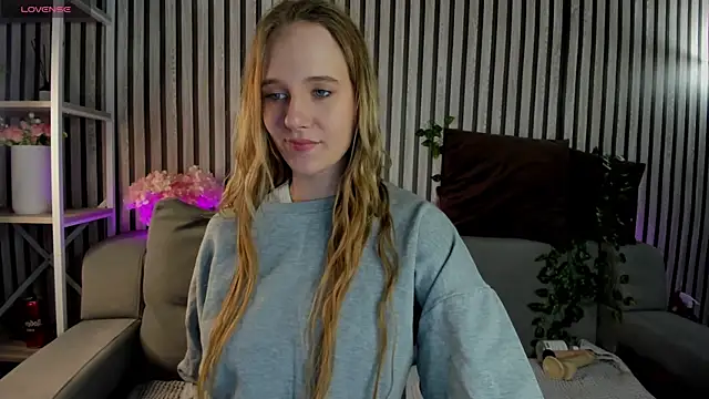 Casey Sweeet online show from 24, 4, 2026