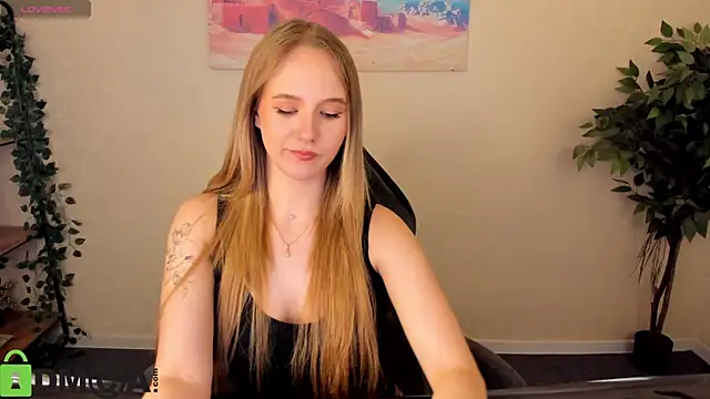 Snapshot of Casey_Sweeet chatting on 17, 5, 2026 Casey Sweeet online show from 17, 5, 2026