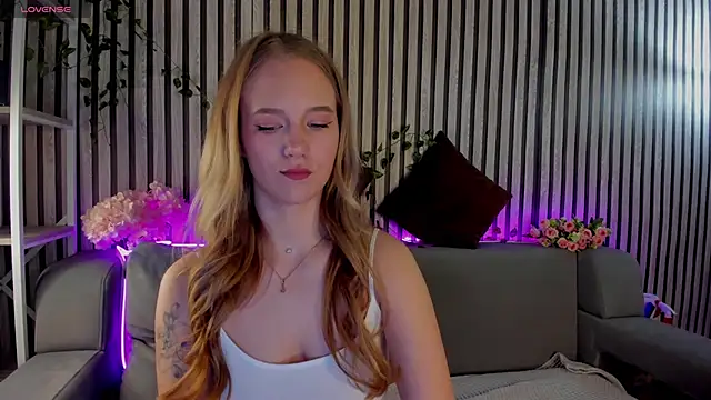 Snapshot of Casey_Sweeet chatting on 28, 5, 2026 Casey Sweeet online show from 28, 5, 2026