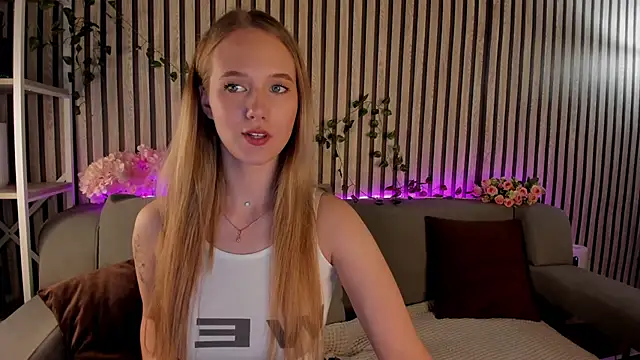 Snapshot of Casey_Sweeet chatting on 29, 5, 2026 Casey Sweeet online show from 29, 5, 2026