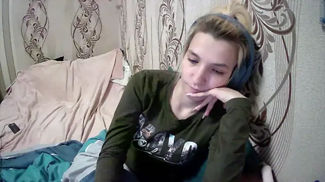 AlissaClark online show from 30, 4, 2026
