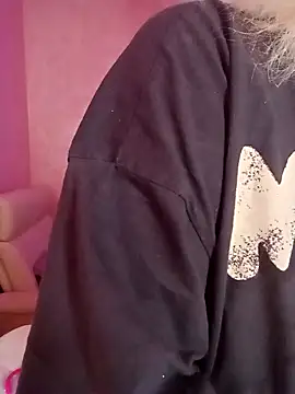 SquirtMilf00 online show from 24, 3, 2026