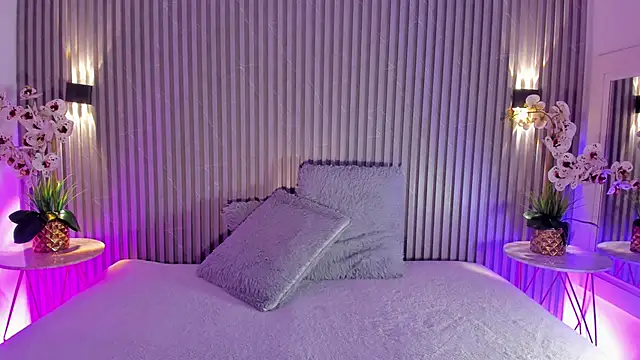 SOPHICOLLINS online show from 21, 4, 2026