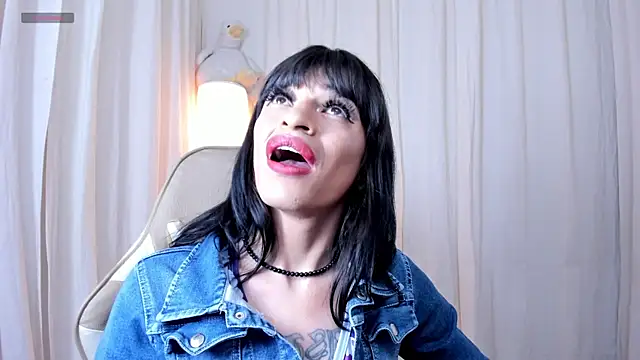 Snapshot of Alanakimura_ chatting on 3, 12, 2025 Alanakimura online show from 3, 12, 2025