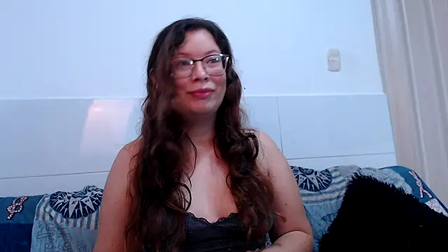 Snapshot of zoewhite2 chatting on 1, 12, 2025 zoewhite2 online show from 1, 12, 2025