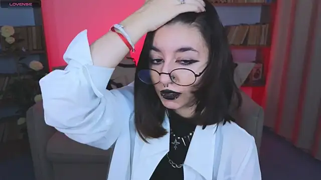 Snapshot of Mistress__Marcelline chatting on 11, 9, 2025 Mistress Marcelline online show from 11, 9, 2025