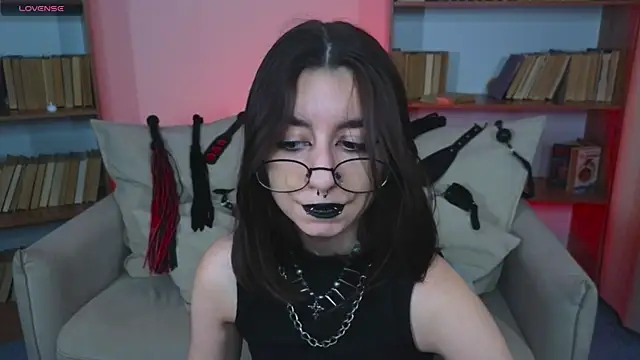 Snapshot of Mistress__Marcelline chatting on 13, 9, 2025 Mistress Marcelline online show from 13, 9, 2025